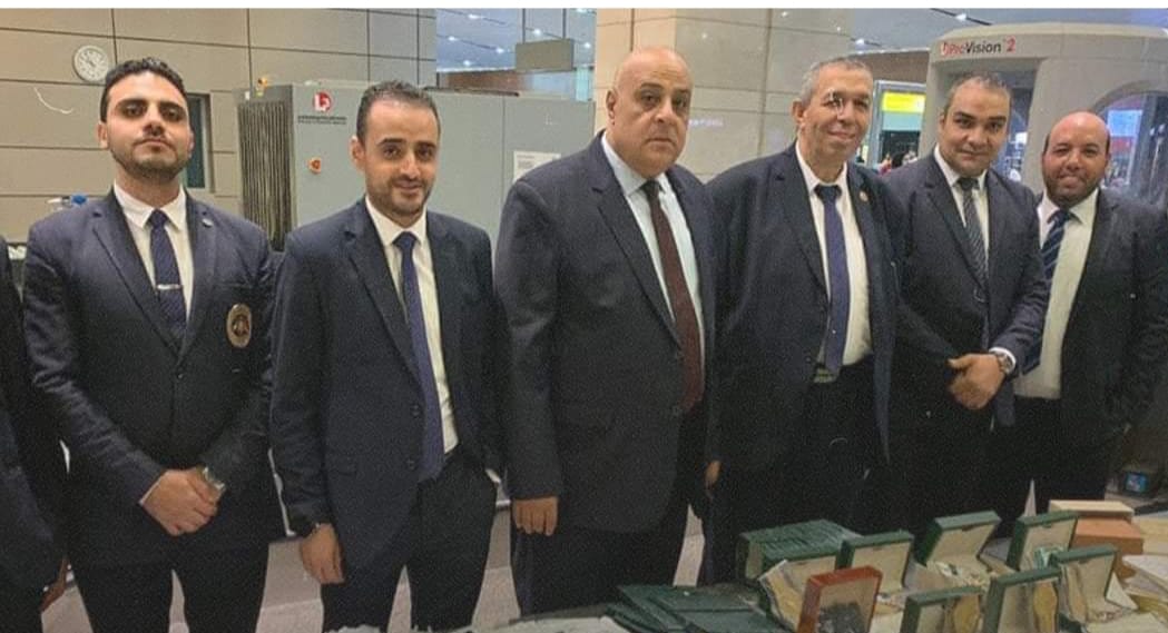 جمارك مطار القاهرة تحبط محاولة تهريب كمية من الساعات باهظة الثمن