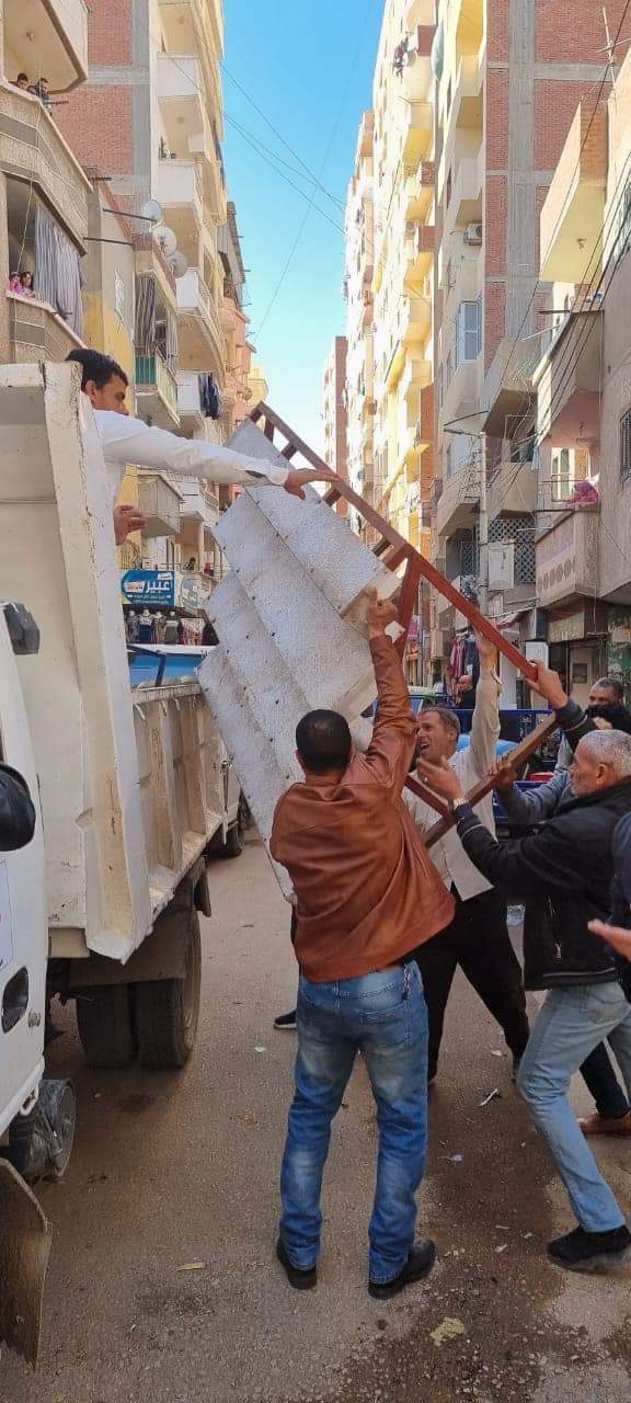 مصادرة ١٥ مكبرات صوت و رفع ٧٣٦ حالة إشغال طريق بنطاق ٥ مراكز بالبحيرة 