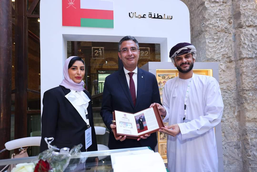 سلطنة عمان تشارك في المعرض العربي للطوابع بـالبريد المصري بالقاهرة 