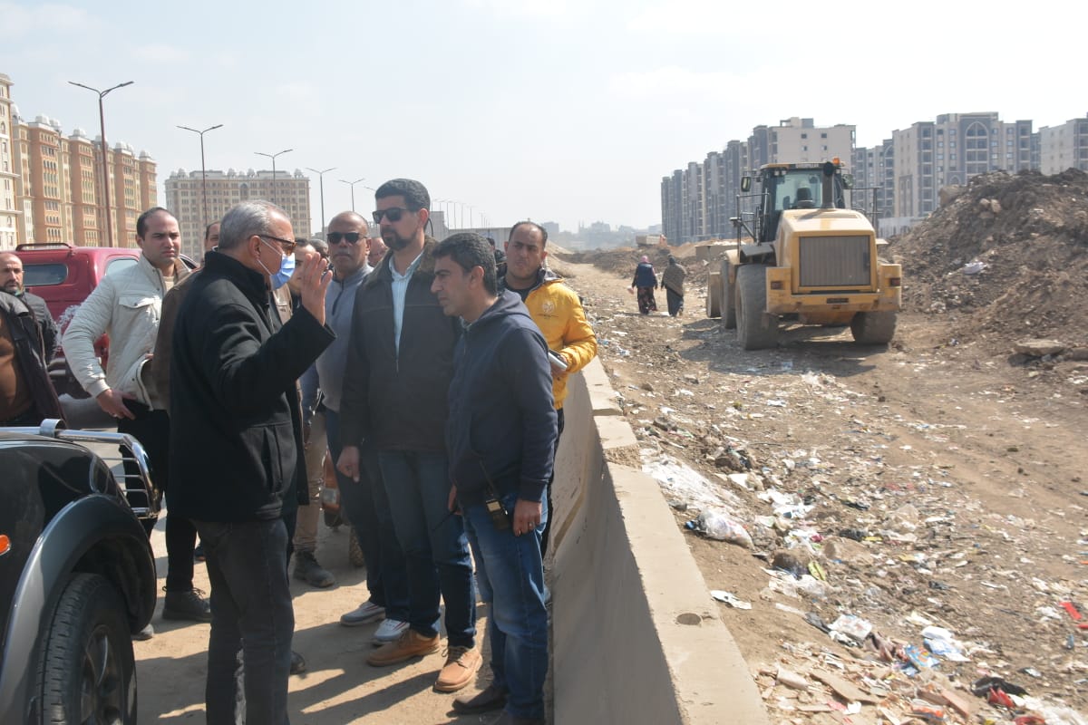 محافظ القليوبية يُجرى جولة ميدانية للإطمئنان علي رفع مستوى النظافة العامة والتجميل وإزالة الإشغالات لتقديم خدمات أفضل للمواطنين بأحياء غرب وشرق شبرا الخيمه