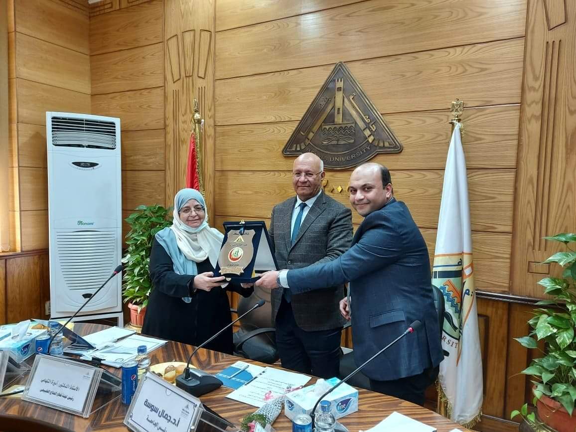 جامعة بنها تستضيف لجنة القطاع الطبى للعلاج الطبيعى بالأعلى للجامعات