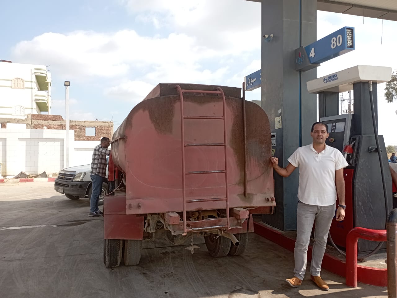 فى ضربة قوية...ضبط 35 ألف لتر سولار تم تجميعهم بغرض البيع بالسوق السوداء بحوش عيسى 