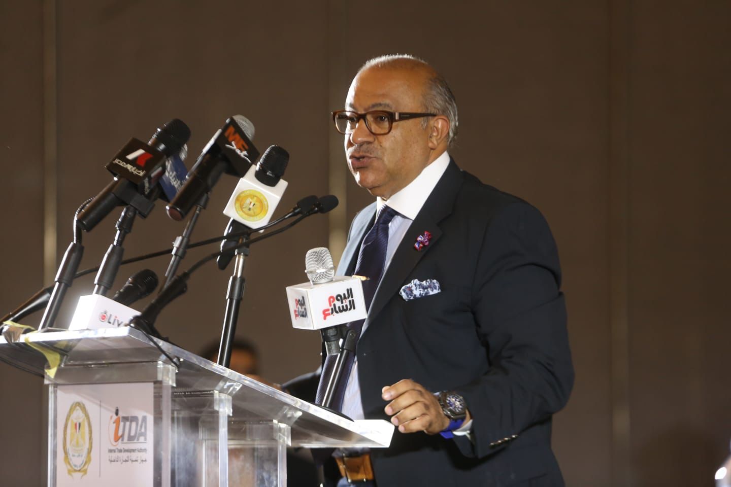 بدء مؤتمر توقع عقود أكبر مشروع قومي لإنشاء مخازن استراتيجية للمنتجات الغذائية   .