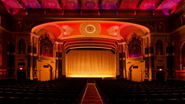 تعرف على برنامج العروض المسرحية في البيت الفني للمسرح