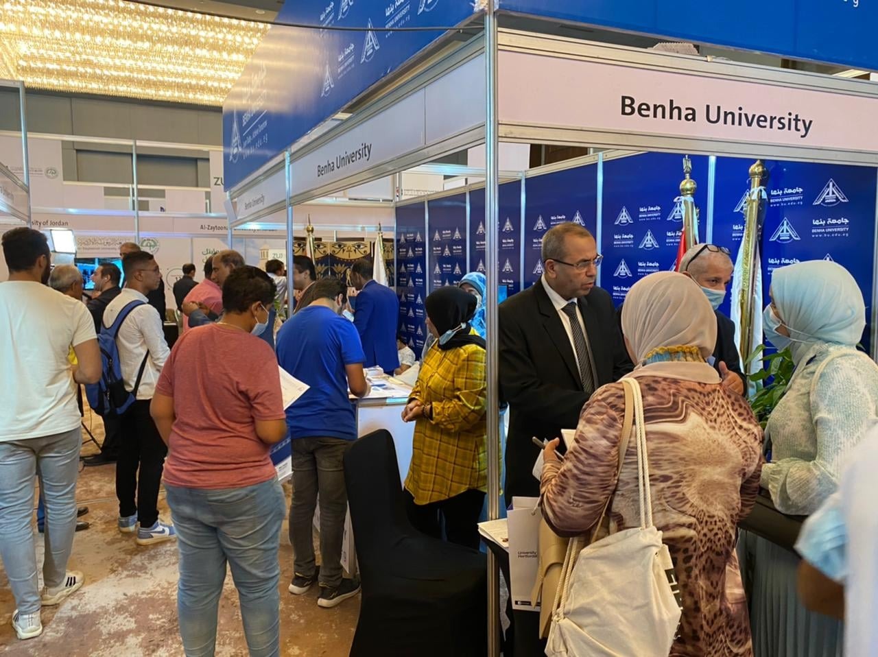 بالصور:  إقبال كبير على جناح جامعة بنها بمعرض ايديوجيت في اليوم الأخير