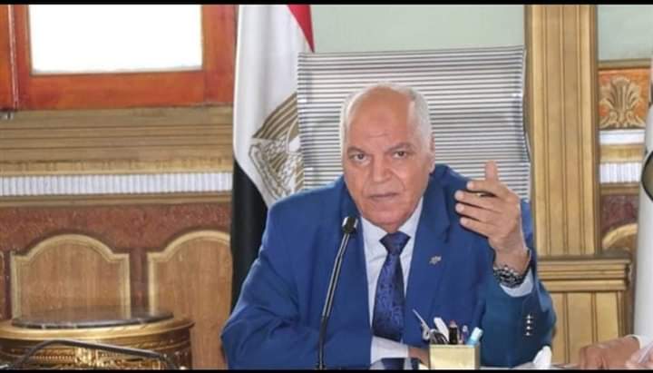 نقابة المهن التعليمية :الاعتداء على مدير مدرسة فى بنى مزار بساطور