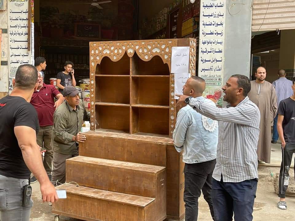 بالصور...حملات لرفع تعديات المحال والباعة الجائلين بالطوابق فيصل