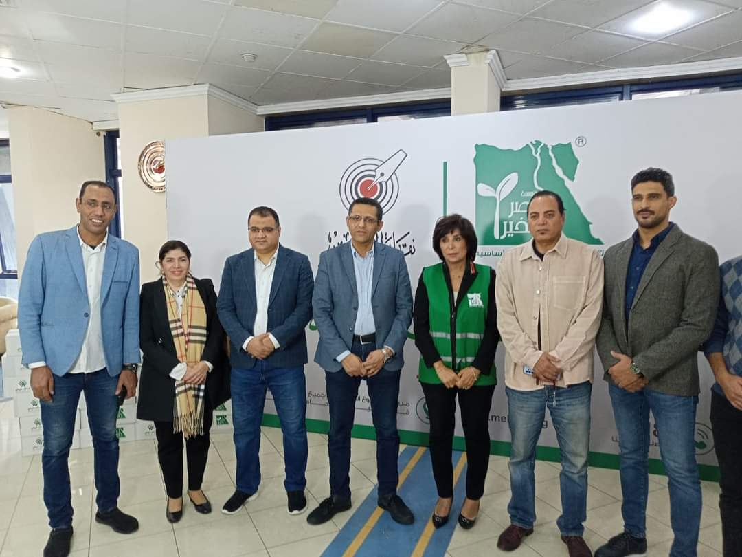 نقابة الصحفيين ومصر الخير يدشنان شحنة مساعدات غذائية وطبية لأهالي قطاع غزة 