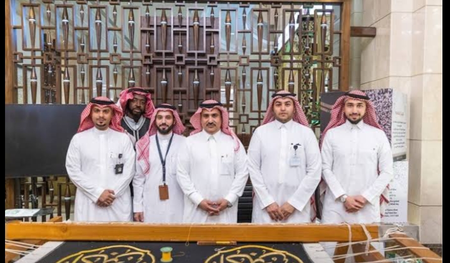 رئاسة شؤون الحرمين تدشن جناحها في وقف الملك عبد العزيز وتفعّل مبادرة "عطاء للكبار يصنعه الأخيار"