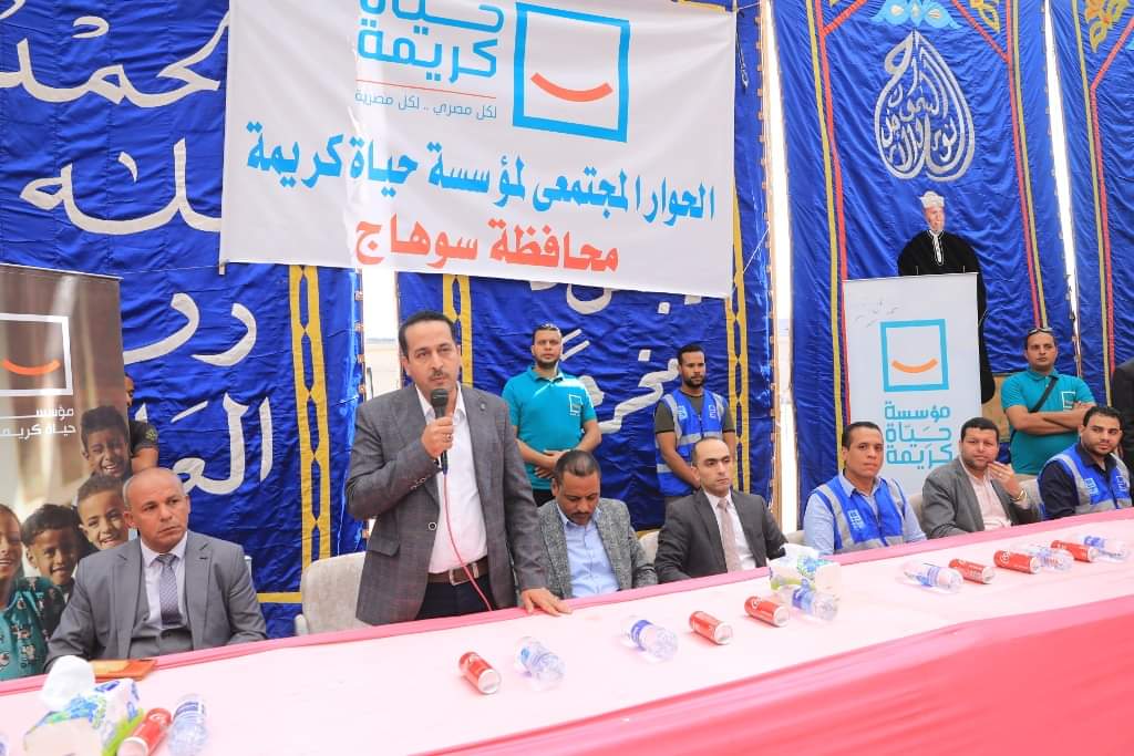 نائب محافظ سوهاج يستمع لأهالي قرية الكولة وتنفيذ متطلباتهم ضمن مشروعات حياة كريمة