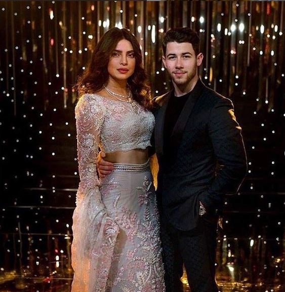 نجمات بوليوود يتألقن بالساري.. صور