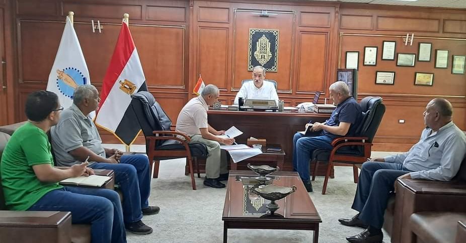 رئيس مدينة الغردقة إعادة توزيع خطوط سير فيس النقل الداخلى بشوارع الغردقة