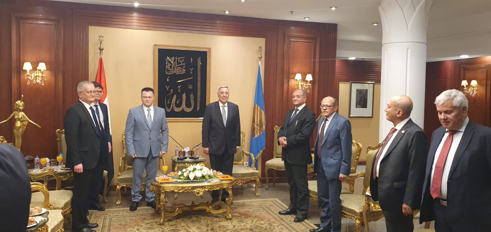 النائب العام الروسى يلتقى برئيس المحكمة الدستورية المصرية