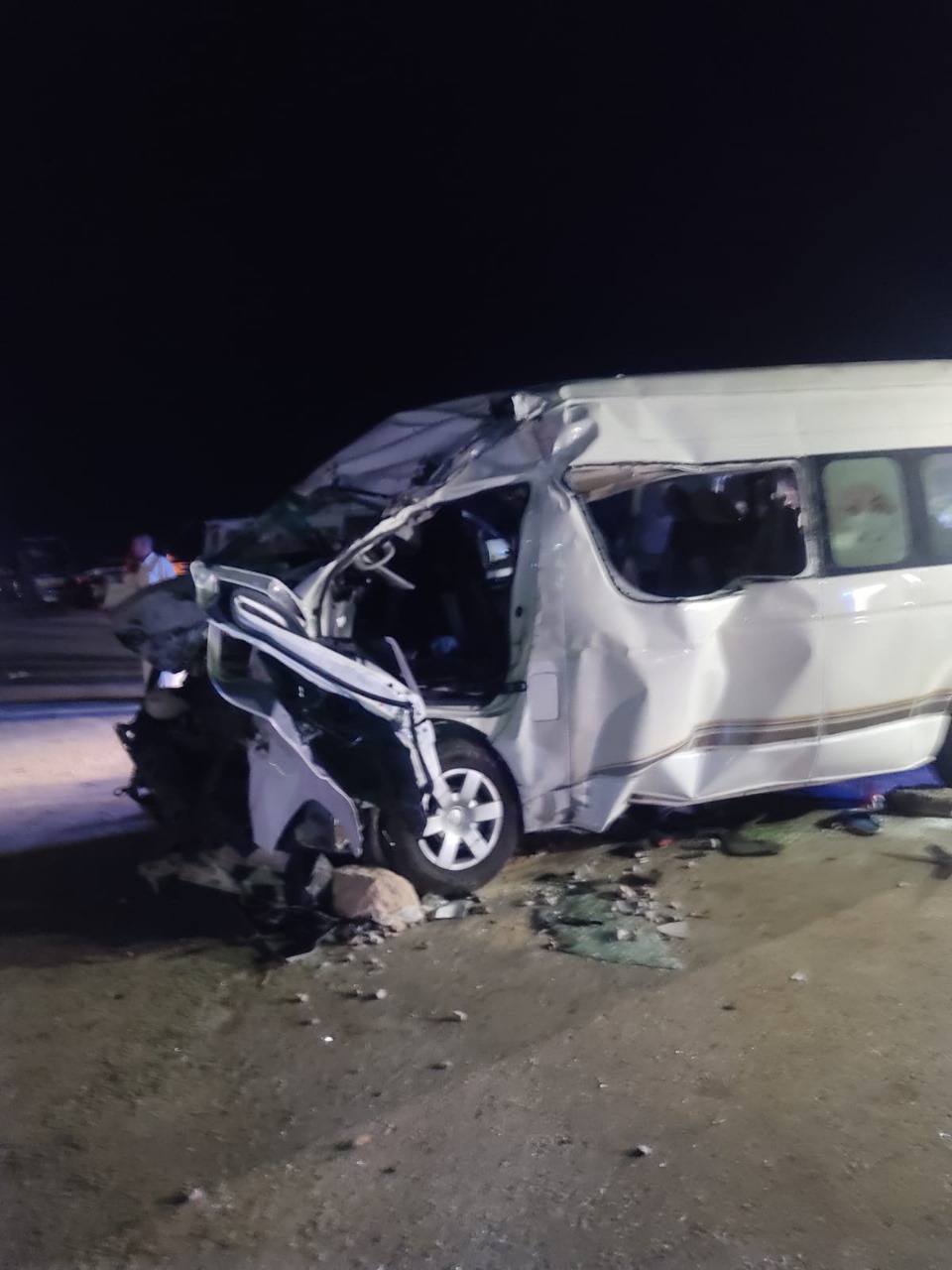 مصرع سيدة وإصابة 14 آخرين فى انقلاب ميكروباص بالبحيرة 