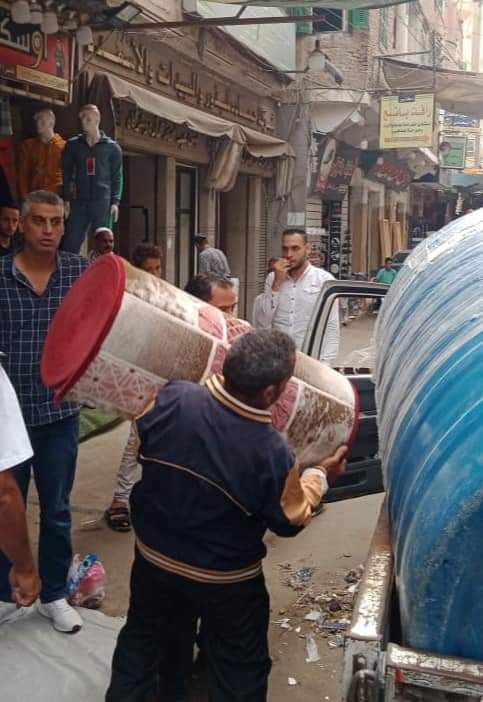 رفع 753 حالة اشغال طريق مخالف بمركزى دمنهور وكفر الدوار