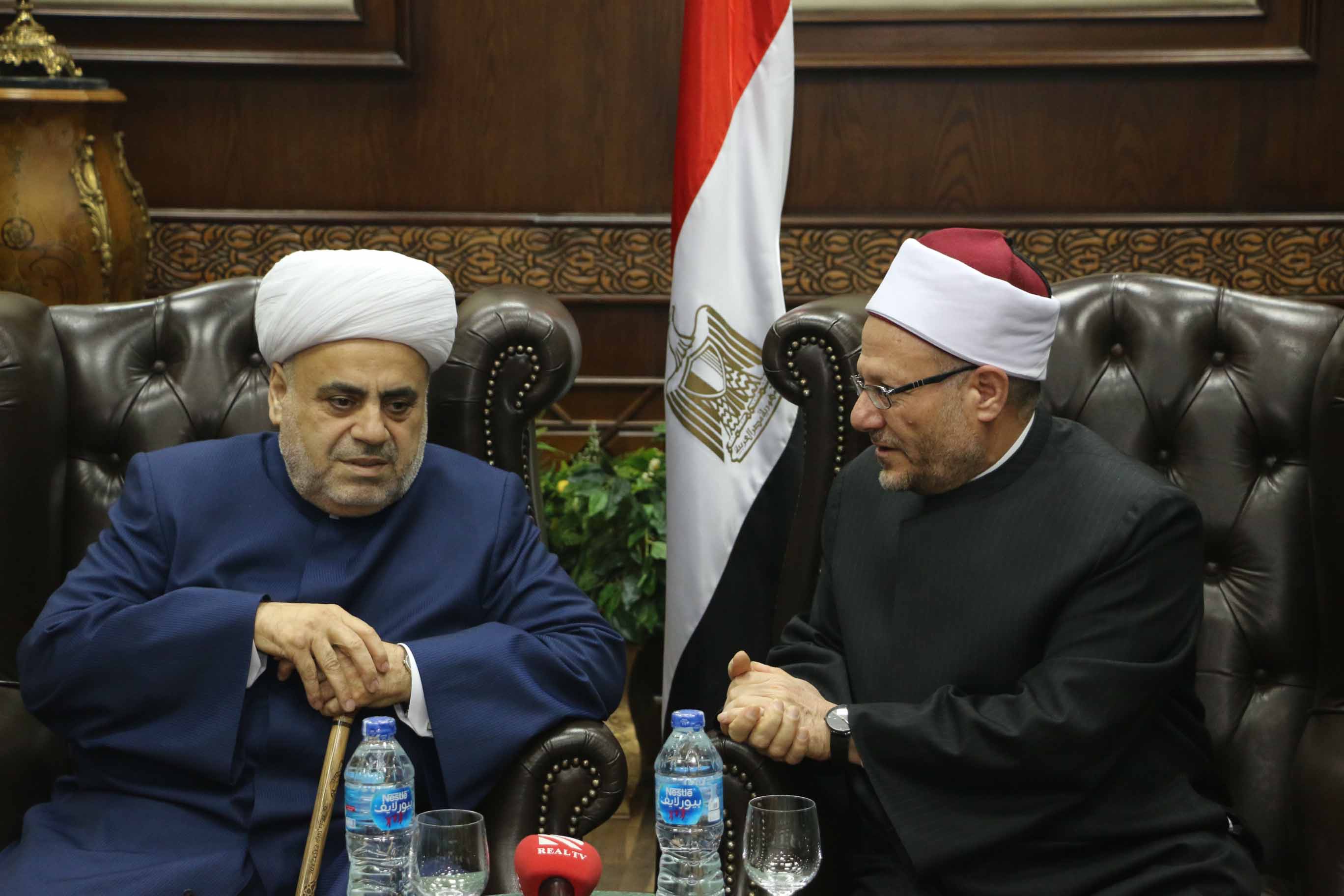 مفتي الجمهورية يستقبل شيخ الإسلام لمنطقة القوقاز ويبحث معه تعزيز التعاون الديني