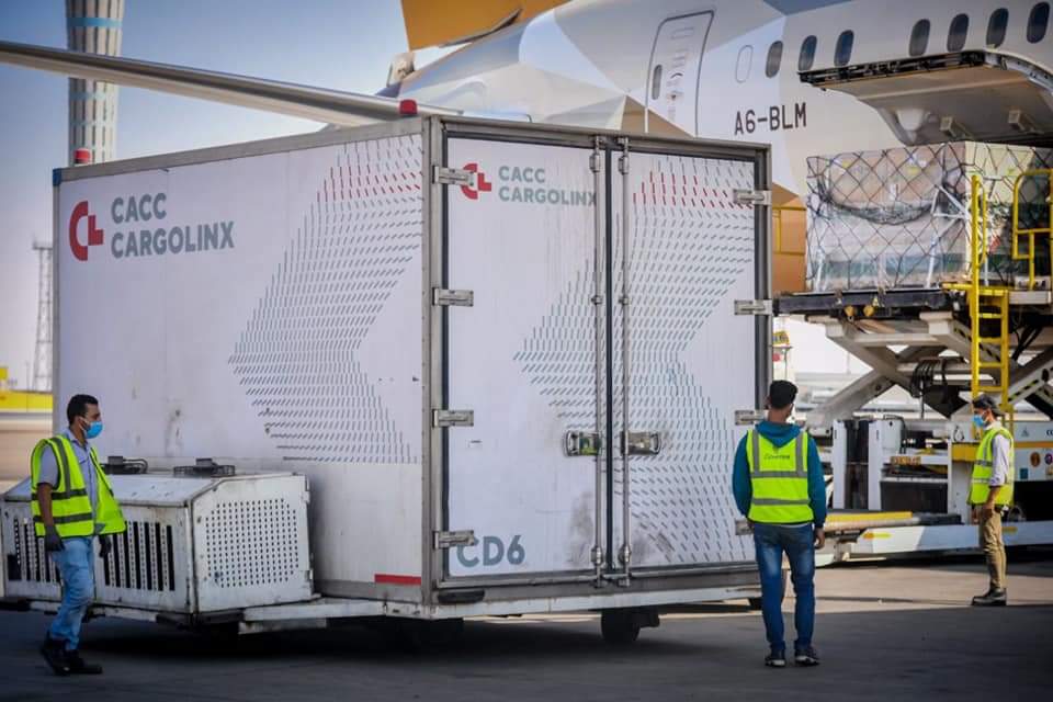 د.عبد الغفار :وصول مليونين و١٥٨ ألف جرعة من لقاح «فايزر» بمطار القاهرة الدولي