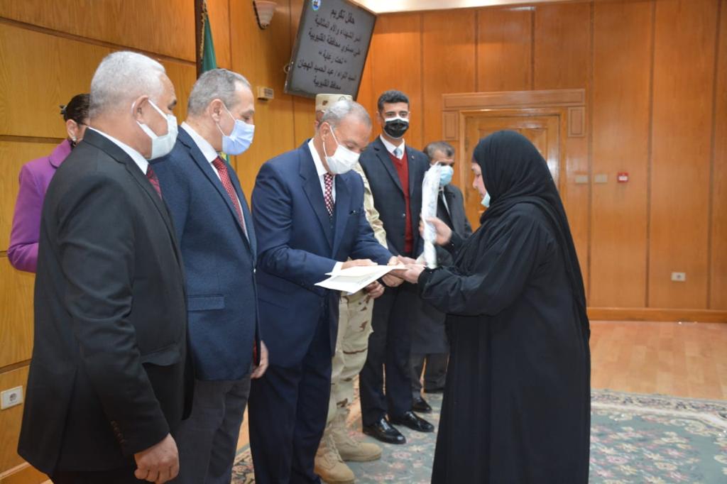 محافظ القليوبية يشهد إحتفالية المحافظة بعيد الأم وعيد المراة المصرية ويوم الشهيد بالتنسيق مع مديرية التضامن الإجتماعي والتربية والتعليم