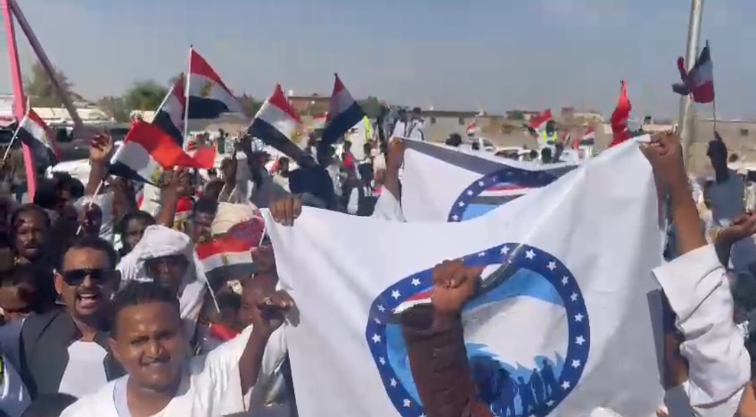 مسيرة شعبية بالبحر الأحمر تتجه للجان الانتخابية للإدلاء بأصواتهم في الانتخابات الرئاسية