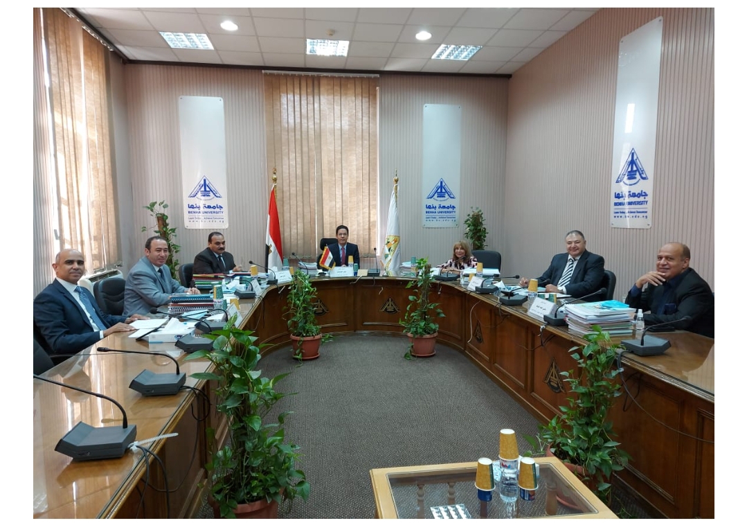 بلغ عددهم 20 متقدما : لجنة قيادات جامعة بنها تستقبل المتقدمين للوظائف القيادية