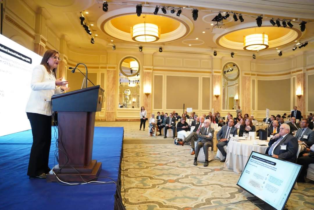 وزيرة التخطيط والتنمية الاقتصادية تجتمع مع أعضاء غرفة التجارة الأمريكية فى القاهرة