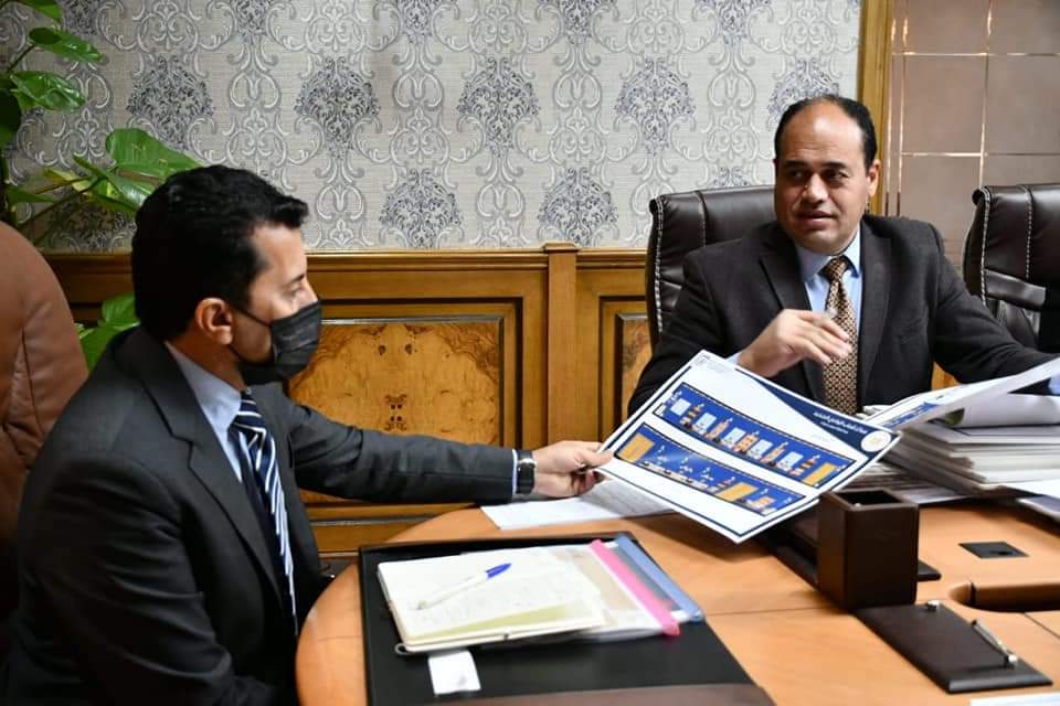 وزير الشباب يضع اللمسات النهائية لإطلاق المشروع القومي للمعسكرات والمدن الشبابية والرياضية