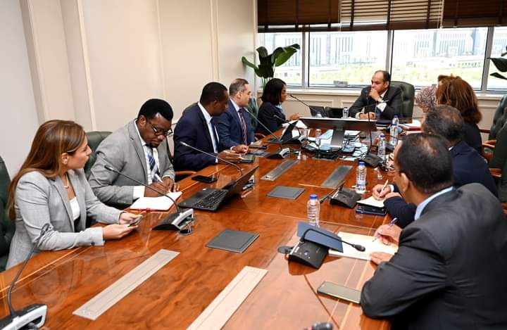 وزير التجارة يستعرض مع وفد البنك الأفريقي للتصدير والاستيراد الترتيبات النهائية لاستضافة القاهرة للمعرض الإفريقي الثالث للتجارة البينية