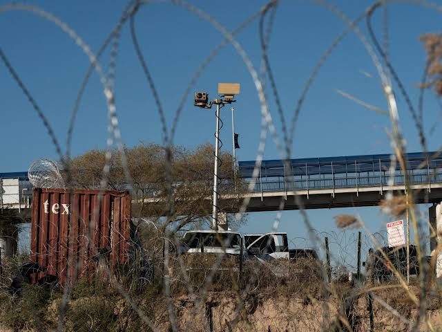 اولاد الابلسة وقعوا في بعض...الولايات الامريكية ضد سلطات الفيدرالي   