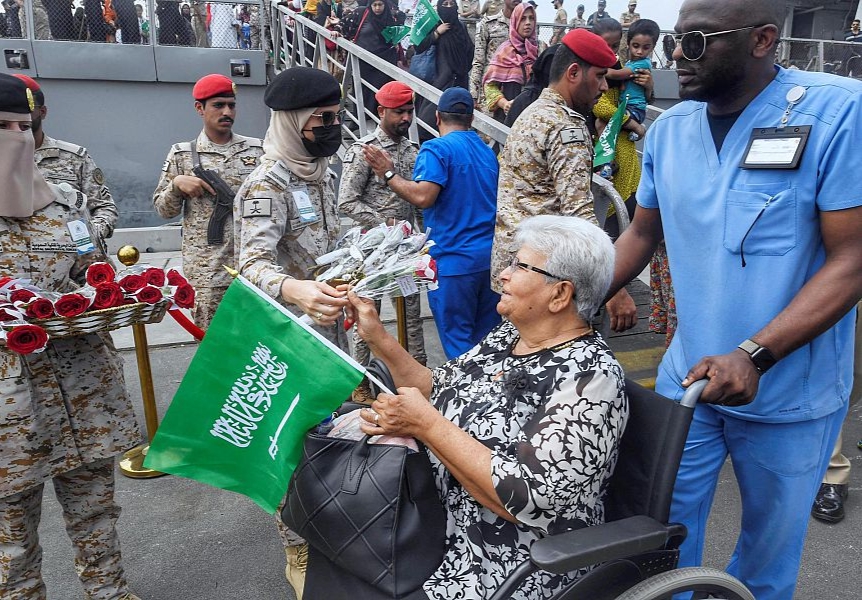 وصول 31 مواطناً و 1143 شخصاً من رعايا الدول الشقيقة والصديقة من جمهورية السودان إلى جدة