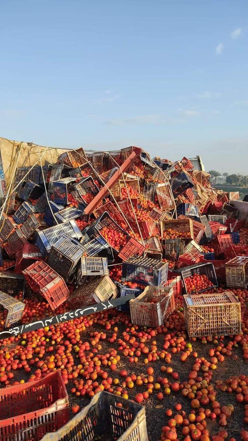 مصرع سائق في حادث انقلاب سيارة نقل ثقيل