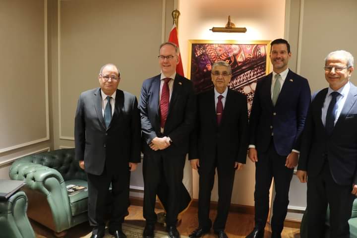 وزير الكهرباء والطاقة المتجددة يستقبل وزير التعاون الإنمائي الدولي والتجارة الخارجية السويدي وسفير السويد بالقاهرة والوفد المرافق لهما وذلك لبحث سبل دعم وتعزيز التعاون بين البلدين 