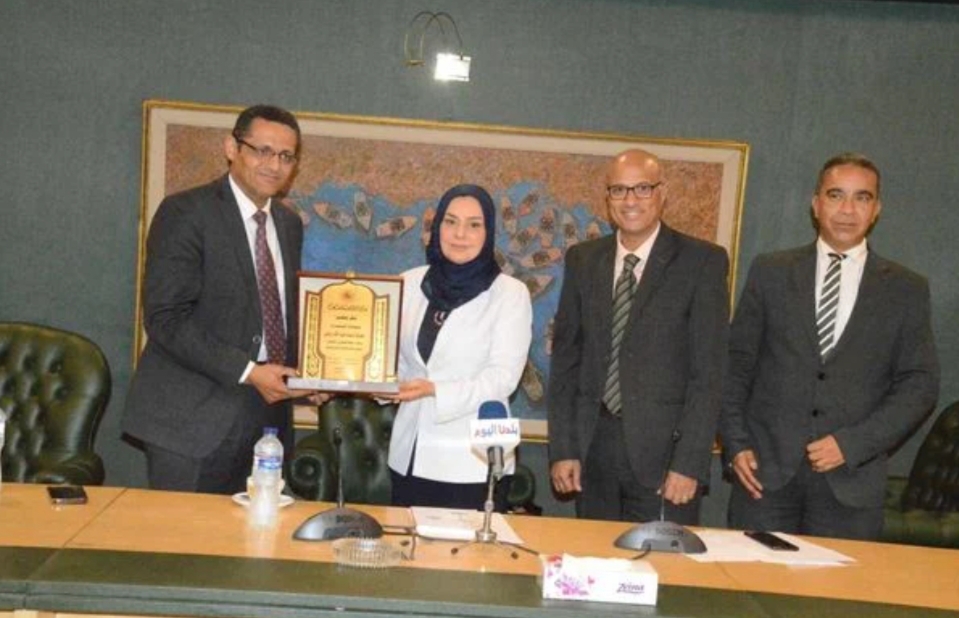 بالصور ...لجنة الشئون العربية بنقابة الصحفيين تكرم سفيرة مملكة البحرين بالقاهرة