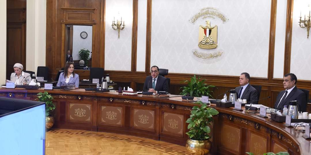 رئيس الوزراء يترأس الاجتماع الأول لـ "اللجنة العليا لصناعة السيارات"