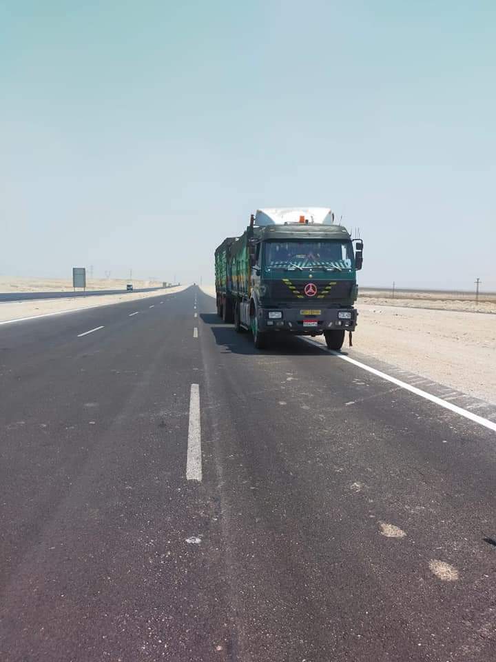 وزارة النقل تهيب بسائقي شاحنات النقل الثقيل الإلتزام بالسير علي طريق الخدمة المخصص لسيرها علي طريق الصعيد الصحراوي الغربي