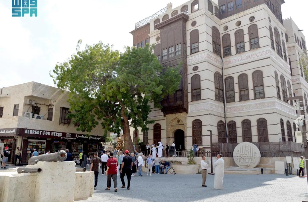 إقبال واسع من هواة ومستكشفي التراث الأصيل على زيارة منطقة جدة التاريخية