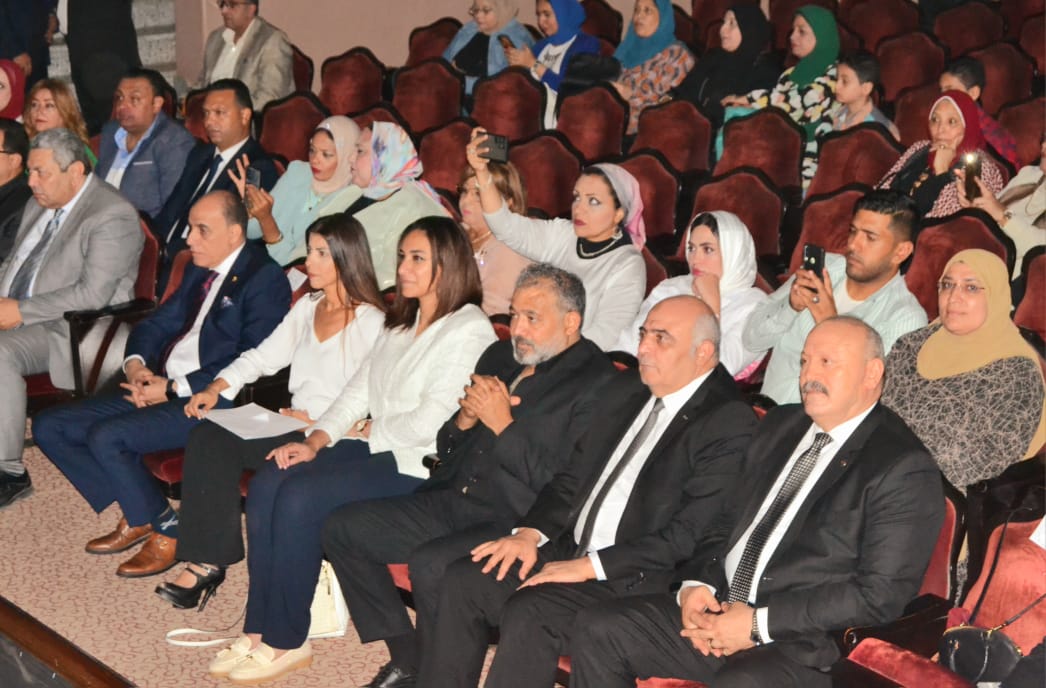 بلبع وداغر يشهدان إفتتاح المهرجان الصيفي للموسيقى والغناء على مسرح أوبرا دمنهور