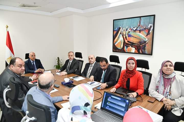 سويلم يتابع إجراءات التحول الرقمى بالهيئة المصرية العامة لمشروعات الصرف