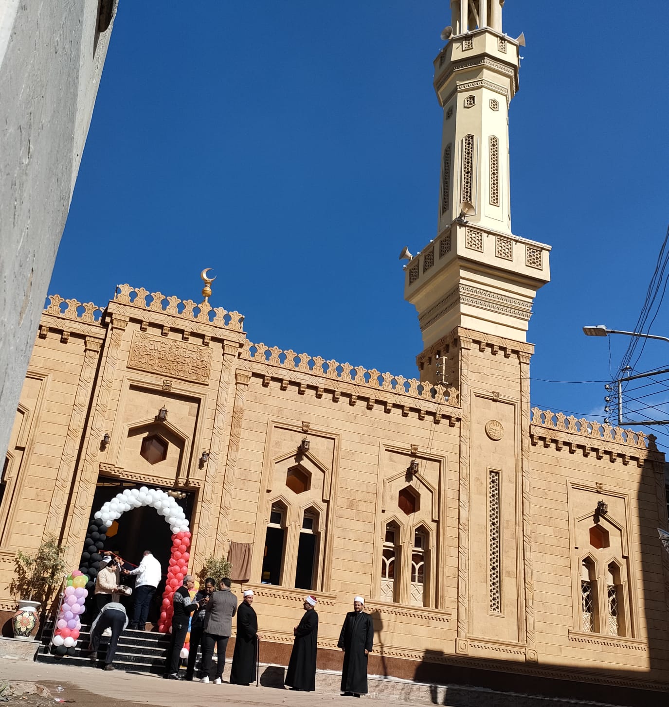 خطبة الجمعة: جبر الخواطر أثره عظيم في تقوية روابط العلاقات الاجتماعية 