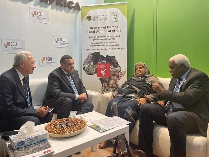 وزير التنمية المحلية يلتقى وفد منظمة المدن والحكومات المحلية الأفريقية علي هامش قمة المناخ بشرم الشيخ