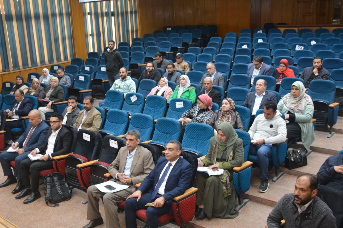 محافظ القليوبية يعقد إجتماعا لمتابعة تنفيذ أعمال مشروع حياه كريمة بقرى شبين القناطر ويشدد بدفع الأعمال 