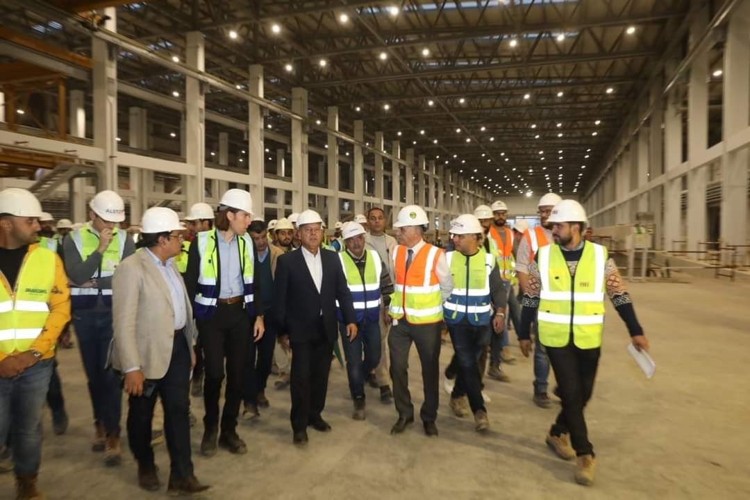 وزير النقل يتفقد مواقع العمل بمشرعي مونوريل شرق وغرب النيل لمتابعة تنفيذ الخطة الزمنية للإنتهاء من المشروعين  