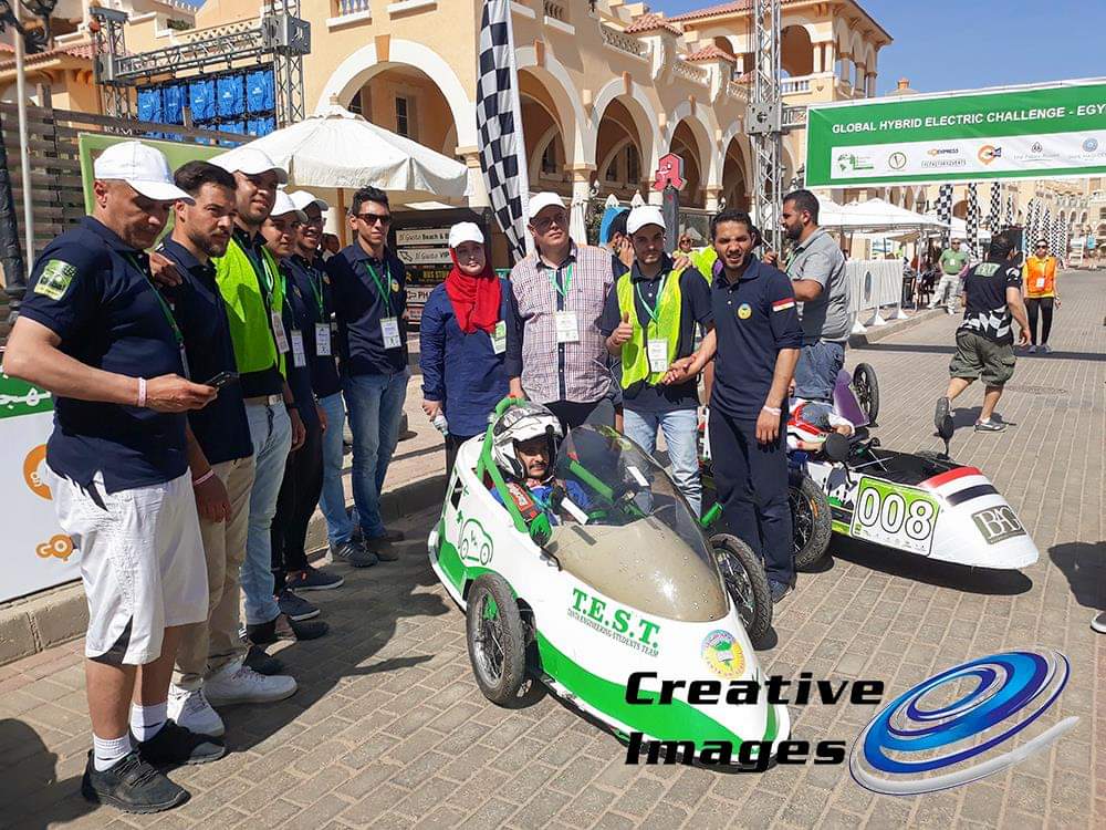 طلاب "هندسة طنطا" يصنعون سيارة تعمل بالطاقة الشمسية