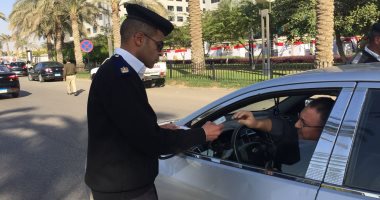 تعرف على عقوبة عدم تركيب الملصق اﻹلكترونى بقانون المرور الجديد.. تصل للحبس