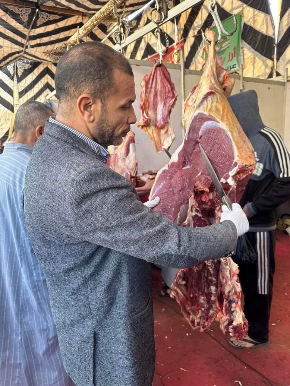 إمتى أشتري اللحمة من الجزار....  الصبح ولا ٱخر النهار ؟