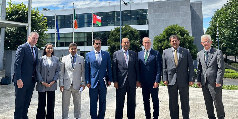 وفد اقتصادي عُماني من الهيئة العامة للمناطق الاقتصادية الخاصة يزور أيرلندا