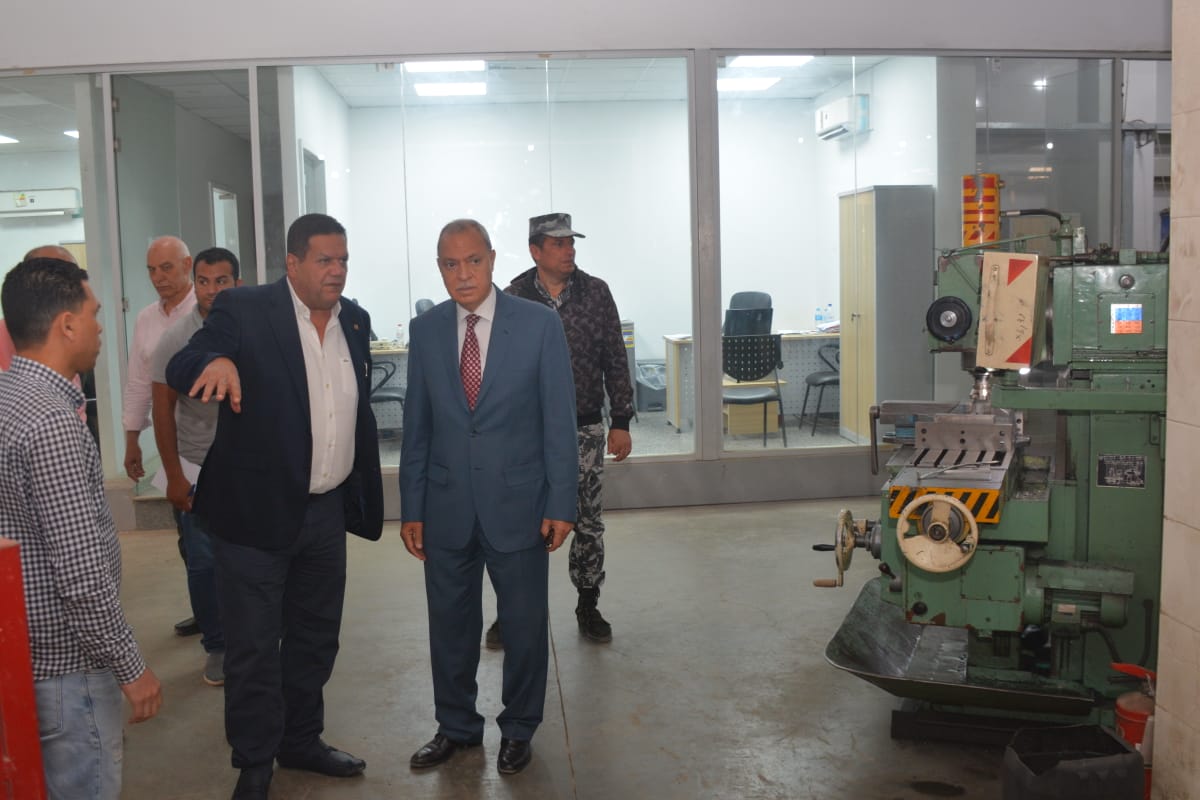 محافظ القليوبية يتفقد عدد من المصانع بمدينة الخانكة ويؤكد على دعم المستثمرين وتشجيع الصناعة المحلية لزيادة حجم الصادرات