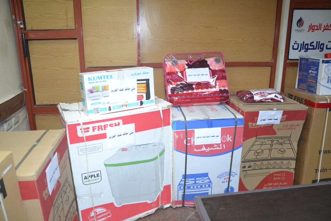 إدارة خدمة المواطنين بالبحيرة...تجهيز 5 عرائس فى لقاء المواطنين بكفر الدوار 