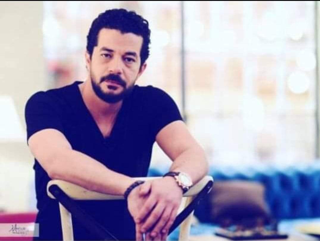 شريف سلامة بطلا لـ"ورق التوت"