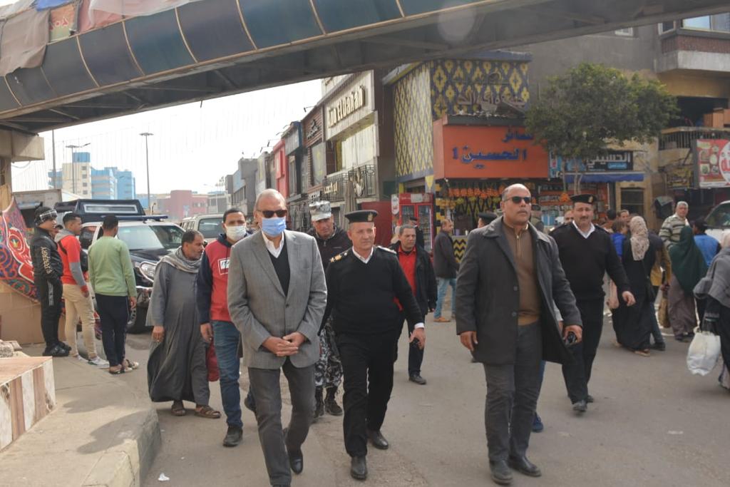محافظ القليوبية يقود حملة لإزالة الإشغالات والتعديات والباعة الجائلين بميدان المؤسسة بشبرا الخيمة ومنطقة الموقف