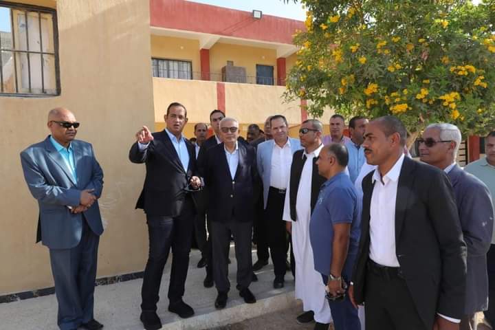 وزير التربية والتعليم يتفقد الفصول سابقة التجهيز بمدرسة الضبعة الإعدادية بنات بمحافظة مطروح تمهيدا لافتتاحها بداية العام الدراسي ٢٠٢٣/ ٢٠٢٤. 